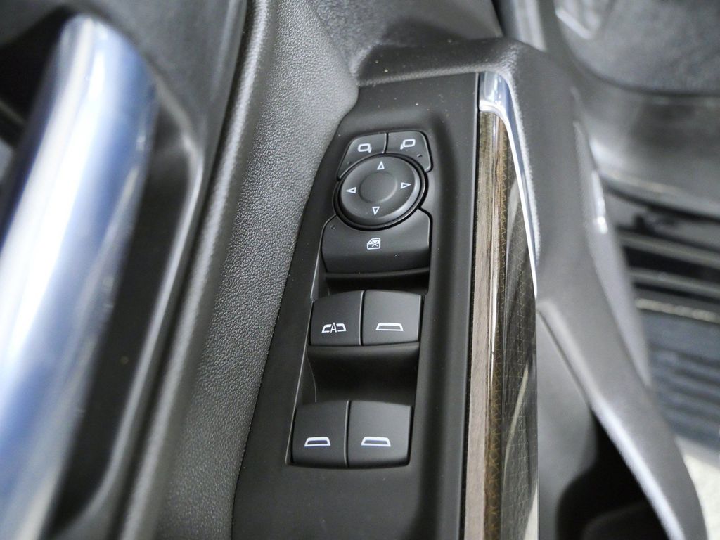 Thumbnail: 2022 Chevrolet Silverado 1500 - 37