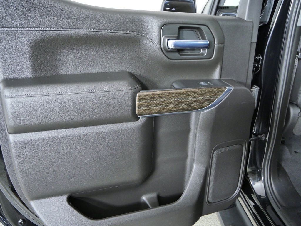 Thumbnail: 2022 Chevrolet Silverado 1500 - 33