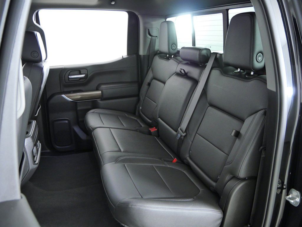 Thumbnail: 2022 Chevrolet Silverado 1500 - 32