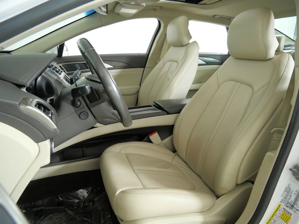 Thumbnail: 2017 Lincoln MKZ - 36