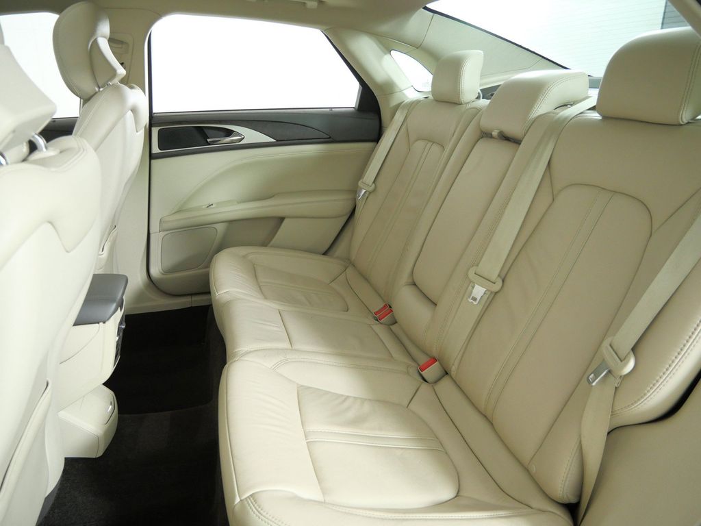 Thumbnail: 2017 Lincoln MKZ - 33