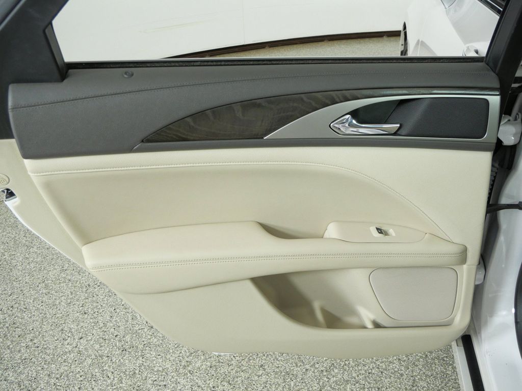 Thumbnail: 2017 Lincoln MKZ - 31