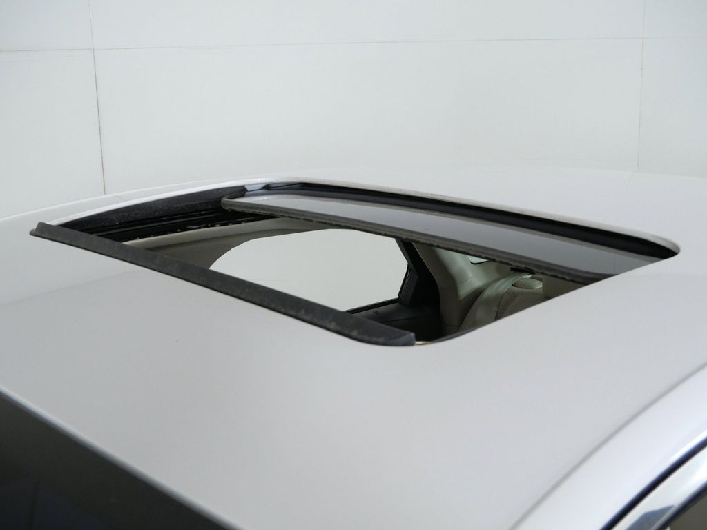 Thumbnail: 2017 Lincoln MKZ - 25