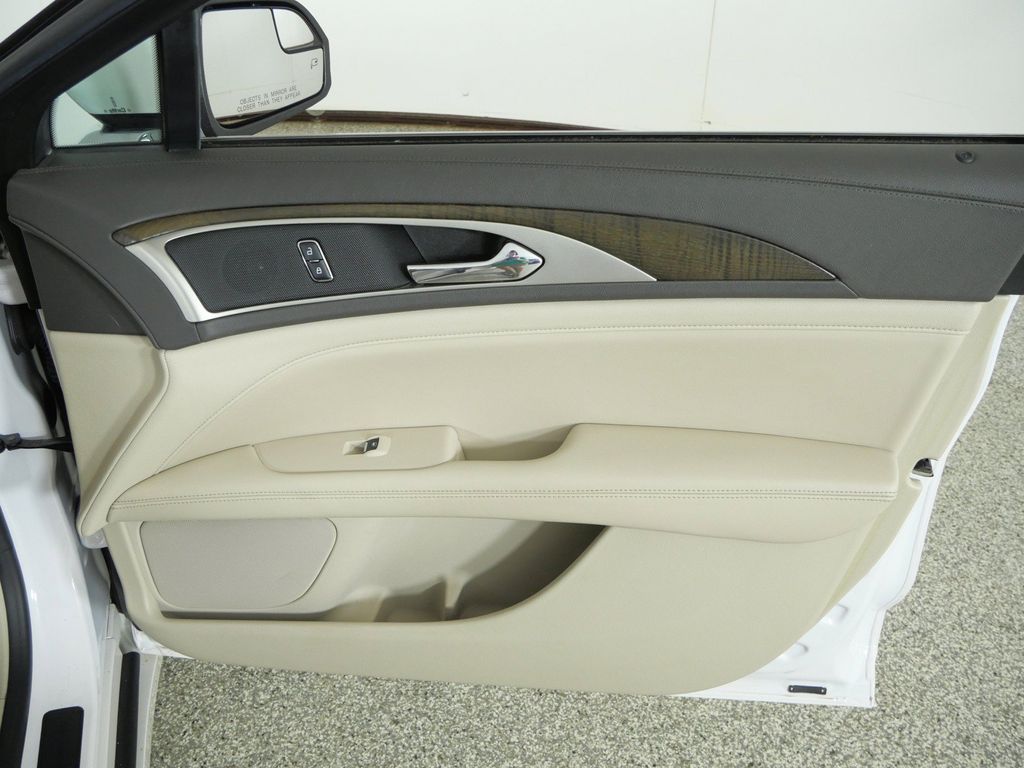Thumbnail: 2017 Lincoln MKZ - 26