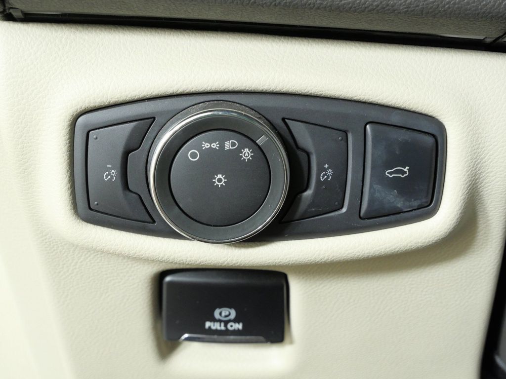Thumbnail: 2017 Lincoln MKZ - 41
