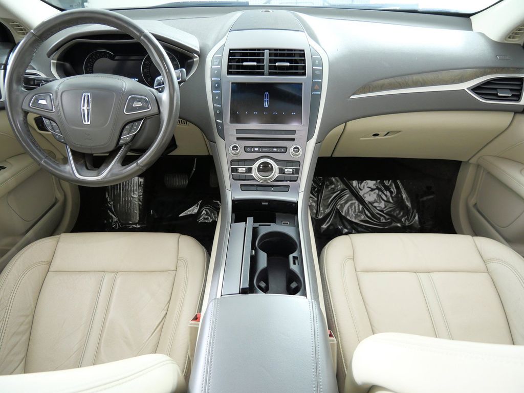 Thumbnail: 2017 Lincoln MKZ - 2