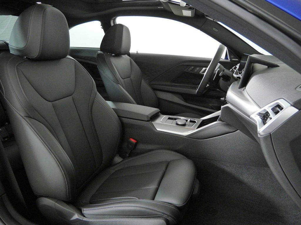 Thumbnail: 2025 BMW 2 Series - 10