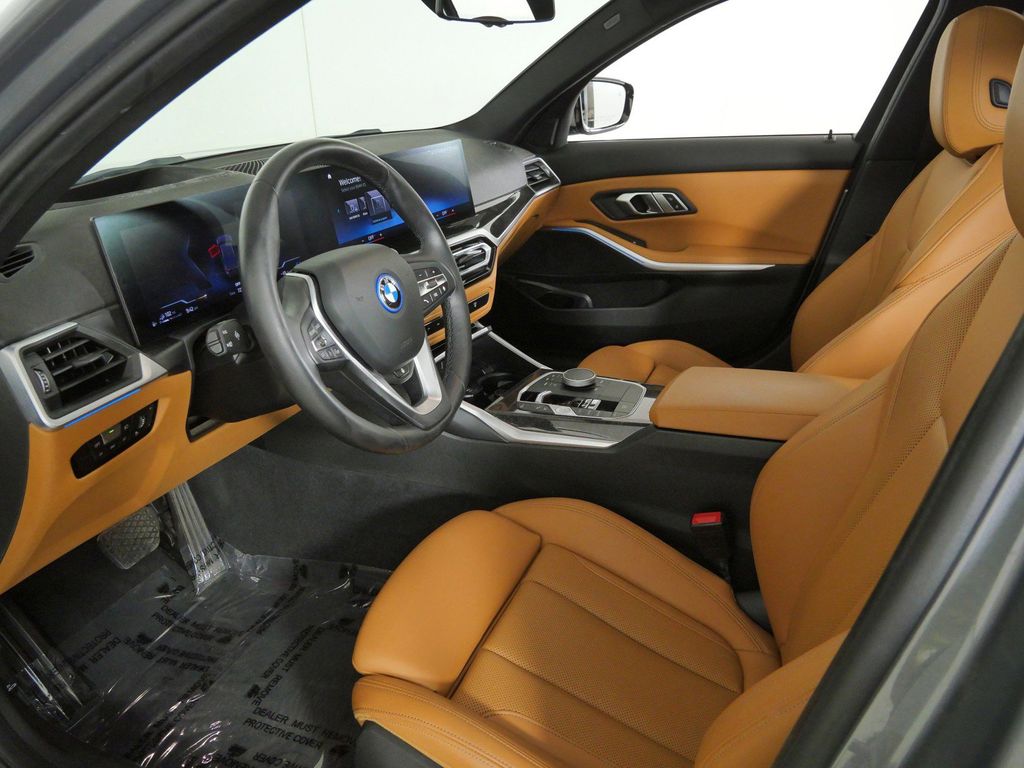 Thumbnail: 2023 BMW 3 Series - 38