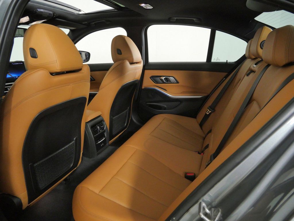 Thumbnail: 2023 BMW 3 Series - 35
