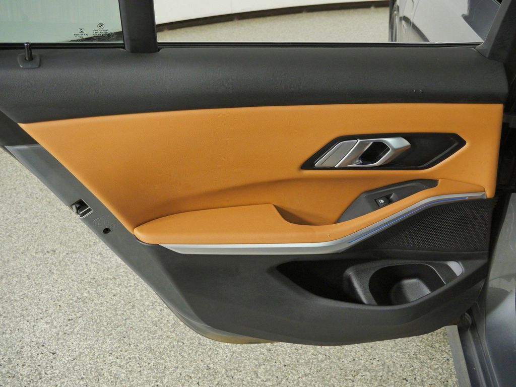 Thumbnail: 2023 BMW 3 Series - 34