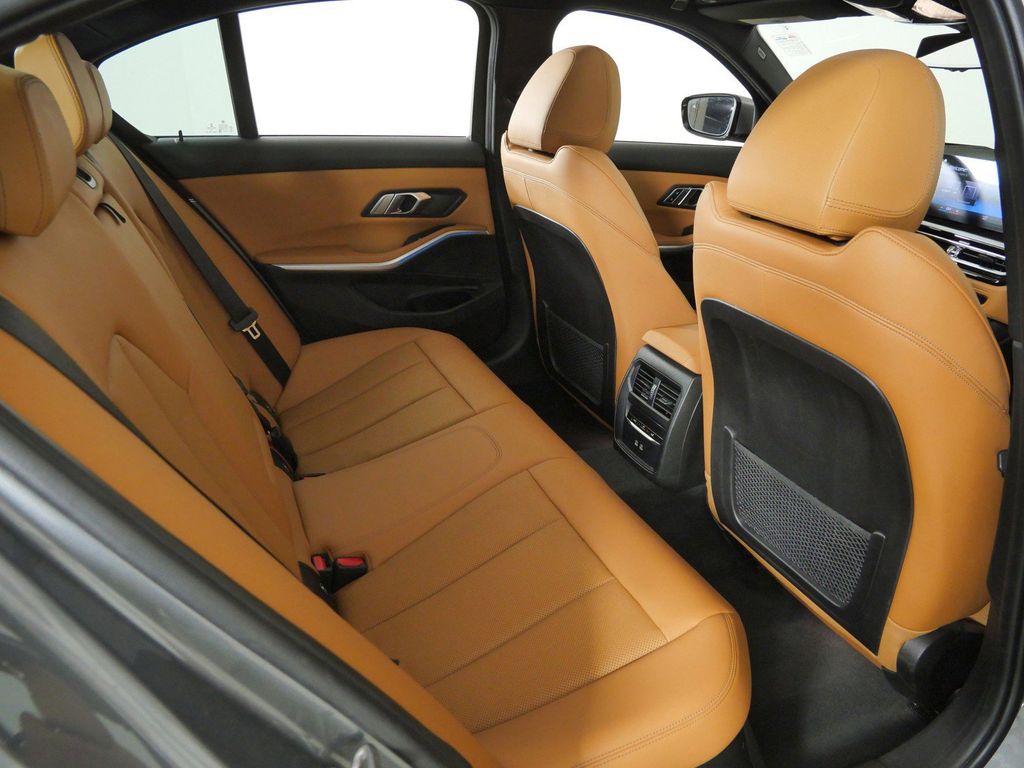 Thumbnail: 2023 BMW 3 Series - 11