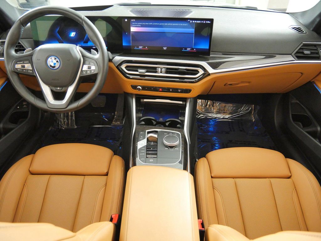 Thumbnail: 2023 BMW 3 Series - 2