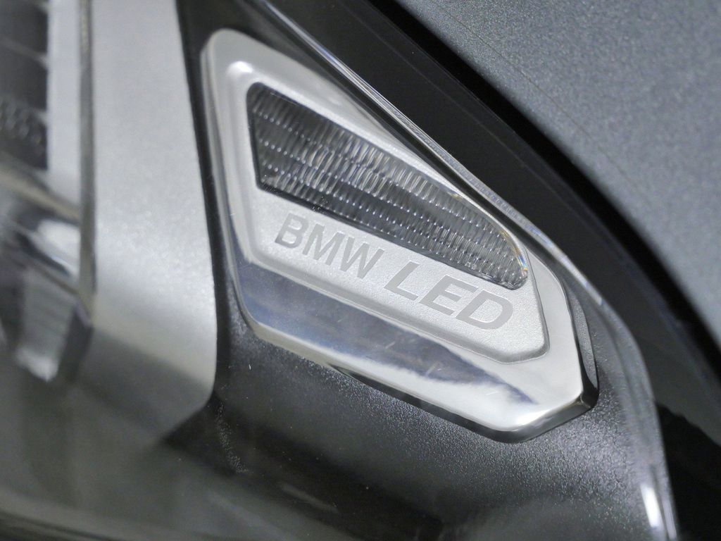 Thumbnail: 2023 BMW 3 Series - 18