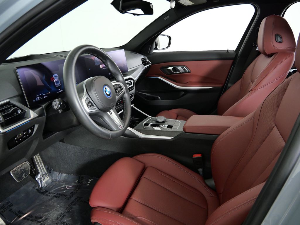 Thumbnail: 2023 BMW 3 Series - 39