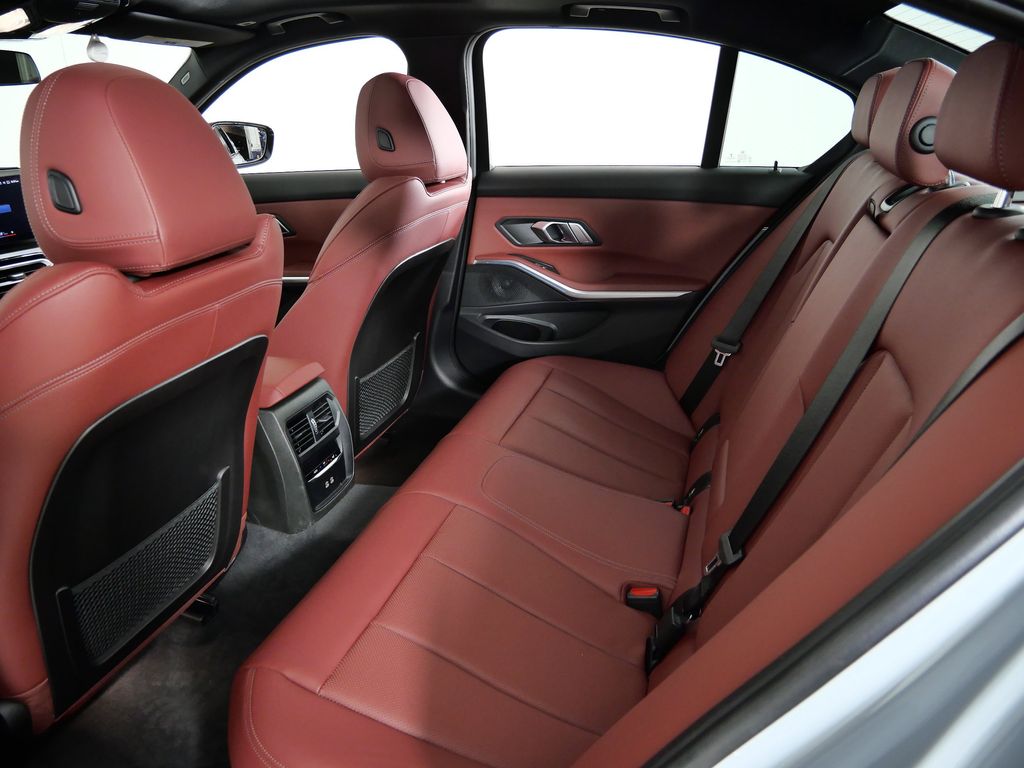 Thumbnail: 2023 BMW 3 Series - 36