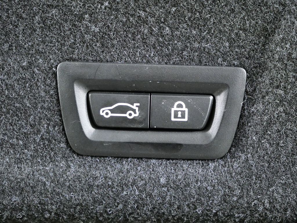 Thumbnail: 2023 BMW 3 Series - 34