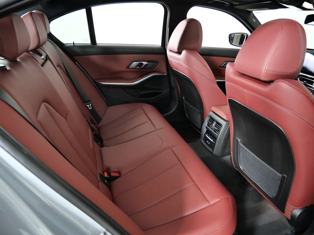 Thumbnail: 2023 BMW 3 Series - 11
