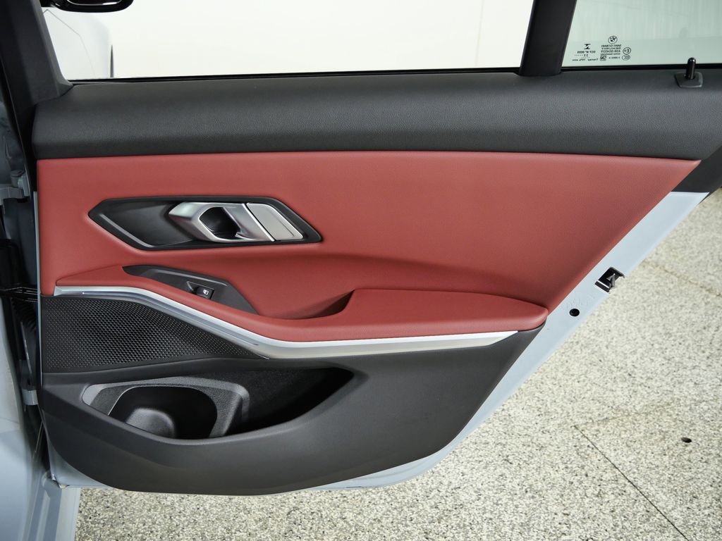 Thumbnail: 2023 BMW 3 Series - 32