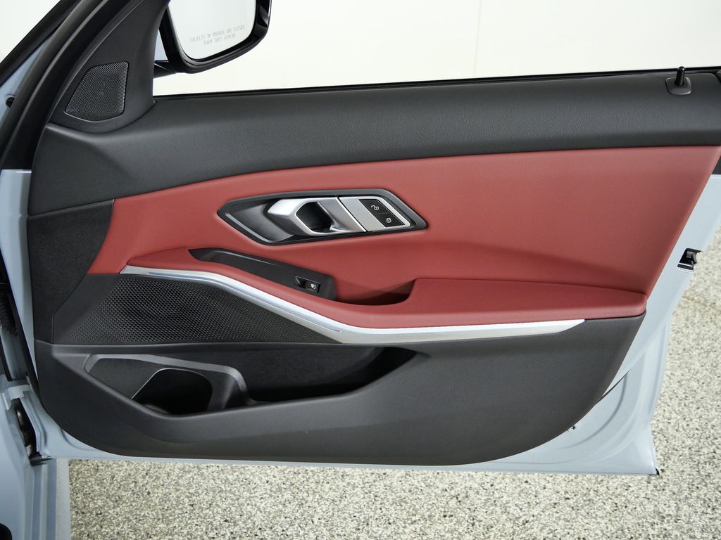 Thumbnail: 2023 BMW 3 Series - 29