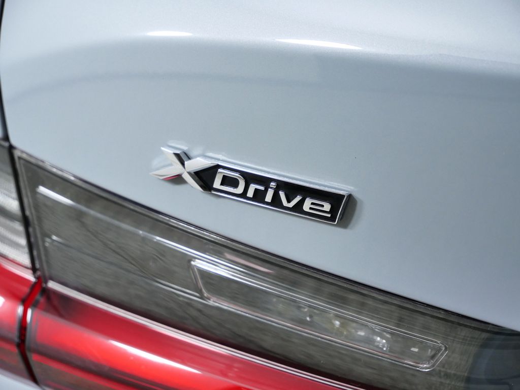 Thumbnail: 2023 BMW 3 Series - 25