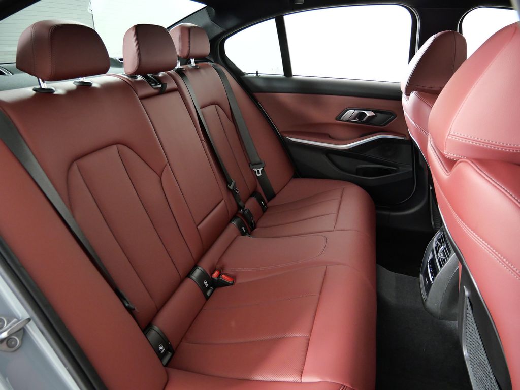 Thumbnail: 2023 BMW 3 Series - 33