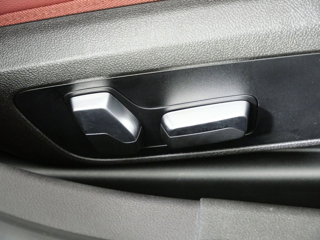 Thumbnail: 2023 BMW 3 Series - 30