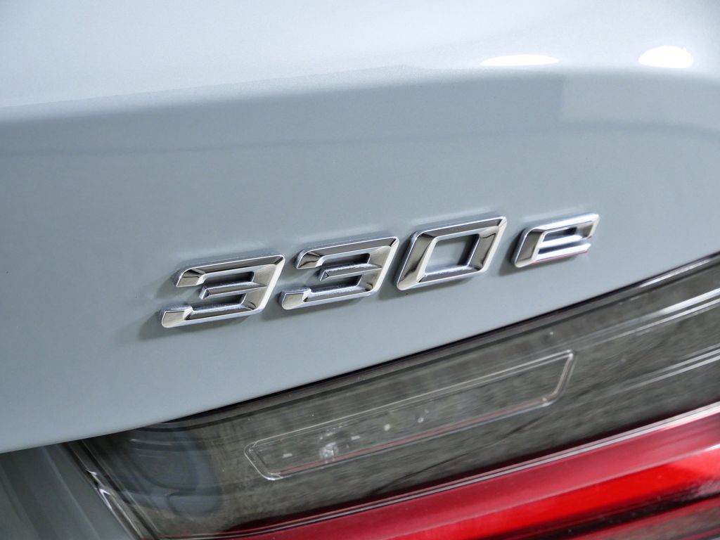 Thumbnail: 2023 BMW 3 Series - 24