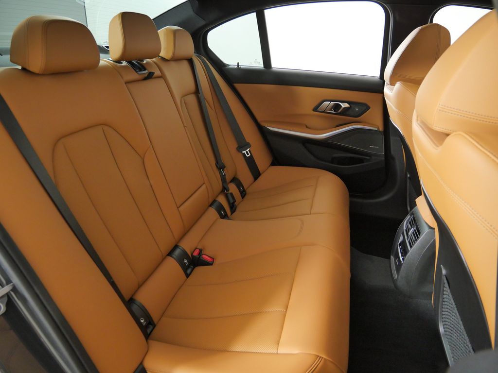 Thumbnail: 2023 BMW 3 Series - 32