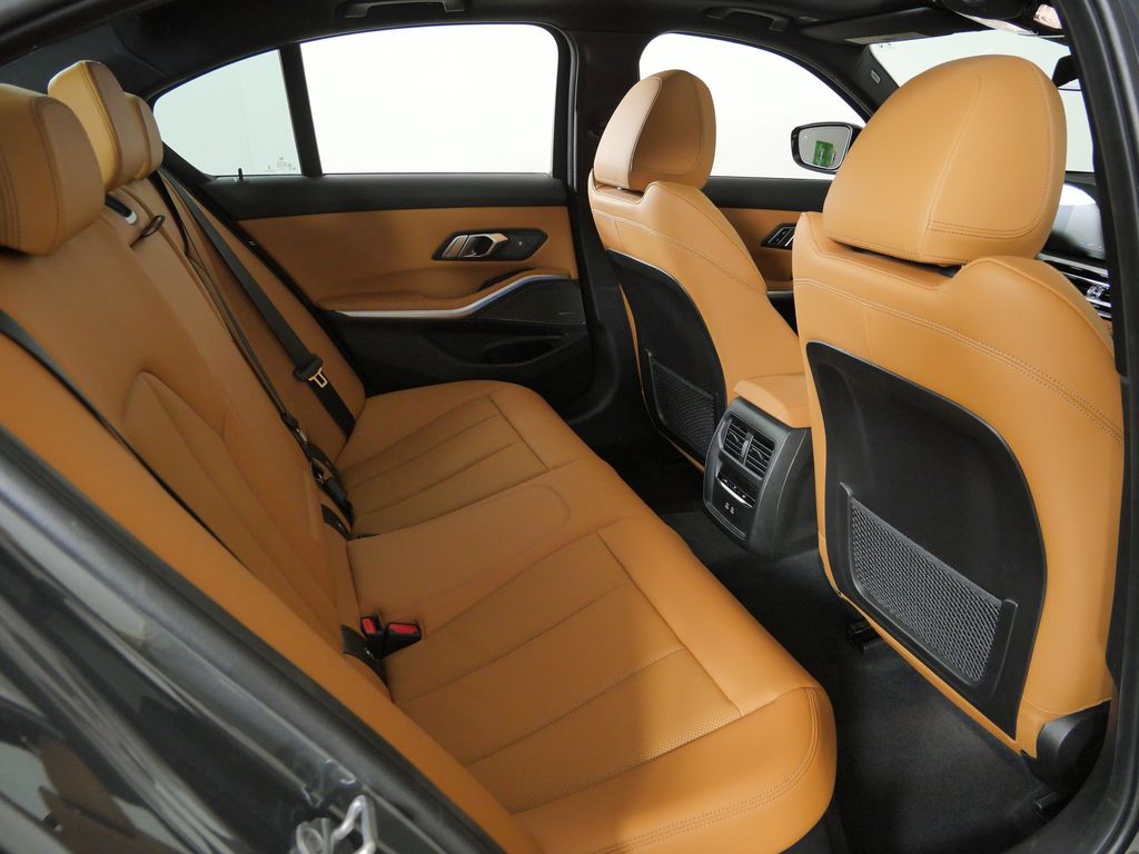 Thumbnail: 2023 BMW 3 Series - 11