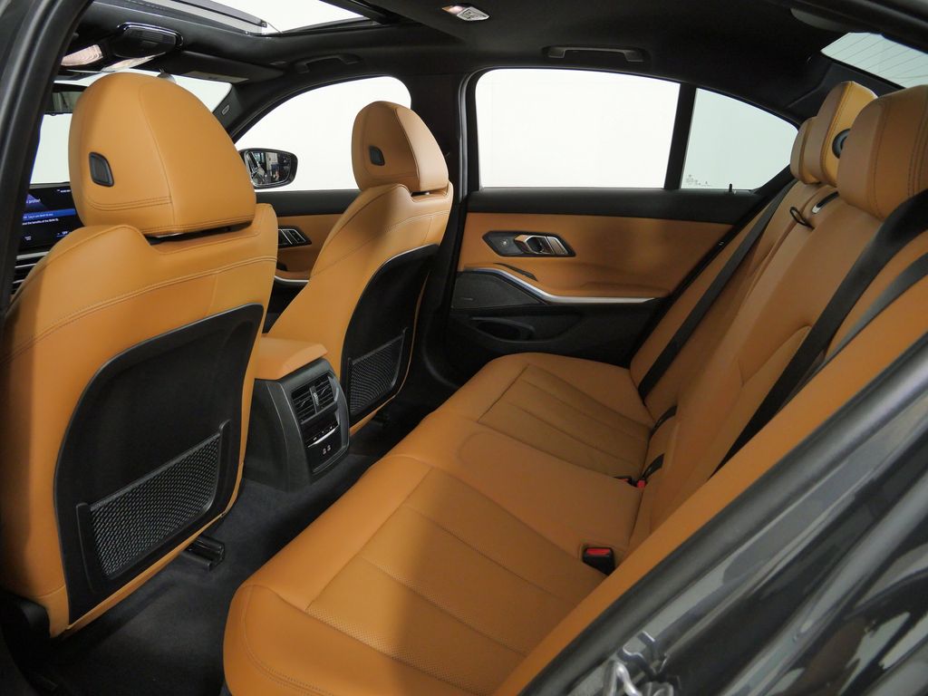 Thumbnail: 2023 BMW 3 Series - 34