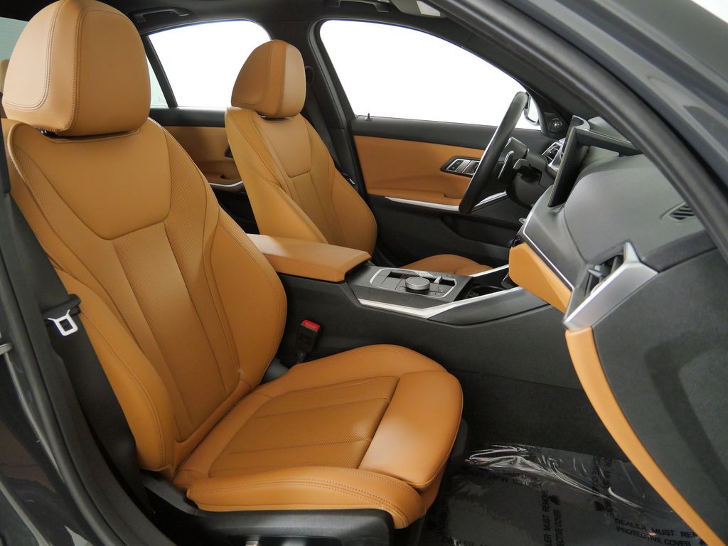 Thumbnail: 2023 BMW 3 Series - 10