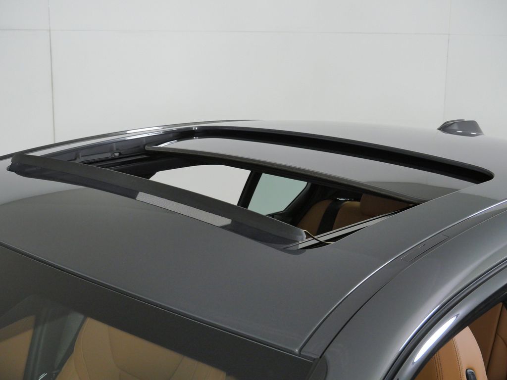 Thumbnail: 2023 BMW 3 Series - 27