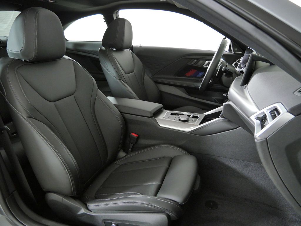 Thumbnail: 2025 BMW 2 Series - 10