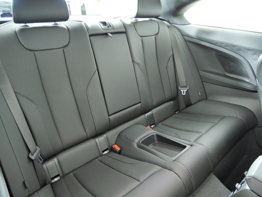 Thumbnail: 2025 BMW 2 Series - 11