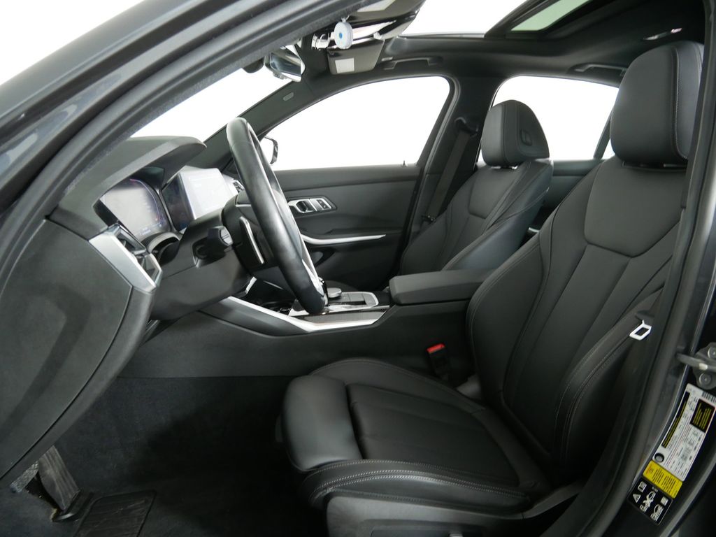 2022 BMW 3 Series 330xi 36