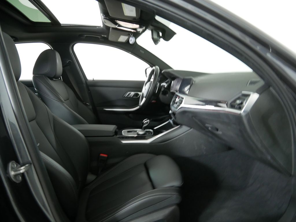 2022 BMW 3 Series 330xi 9