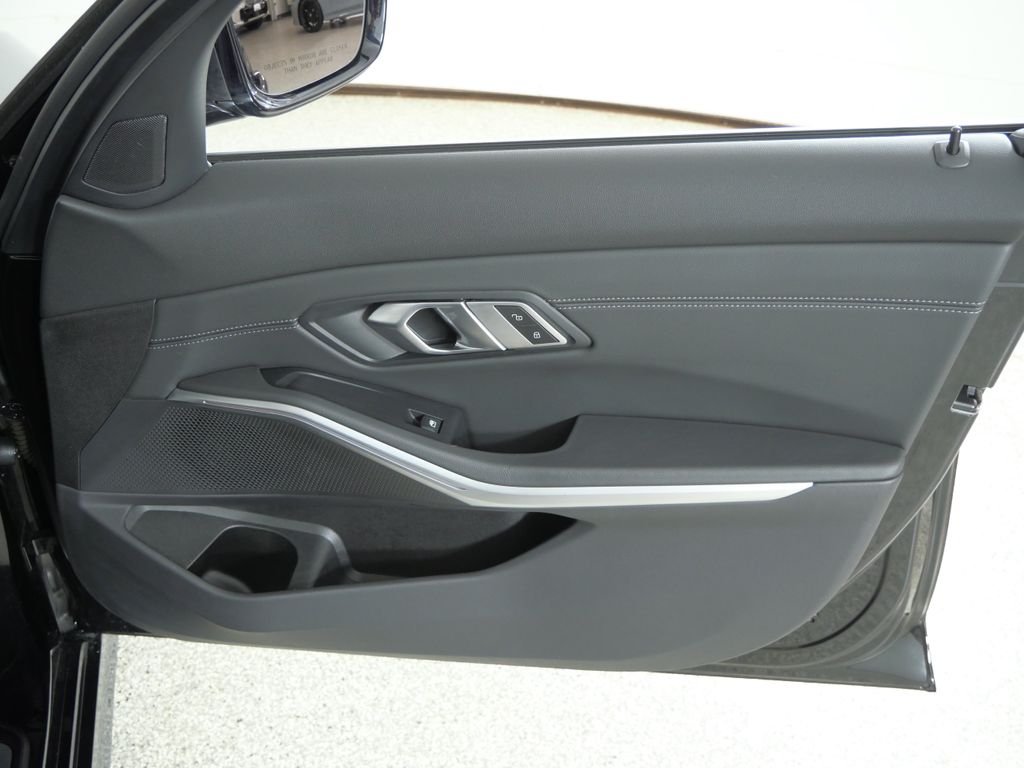 Thumbnail: 2020 BMW 3 Series - 28