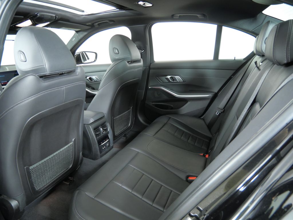 Thumbnail: 2020 BMW 3 Series - 34
