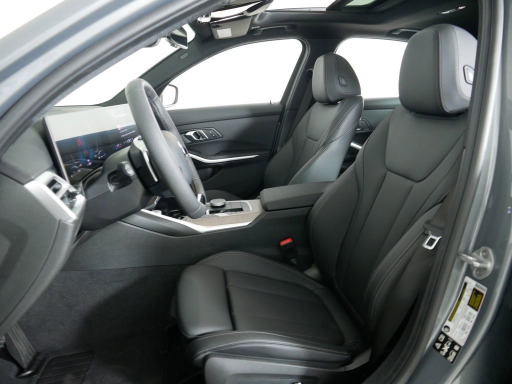 Thumbnail: 2025 BMW 3 Series - 38