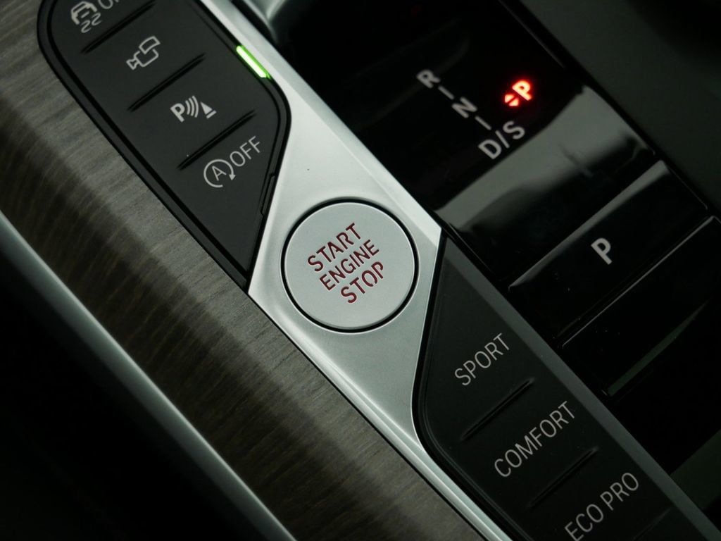 Thumbnail: 2025 BMW 3 Series - 52