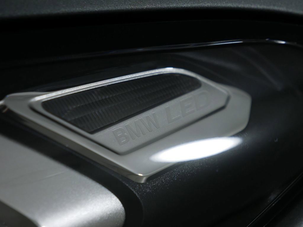 Thumbnail: 2025 BMW 3 Series - 28