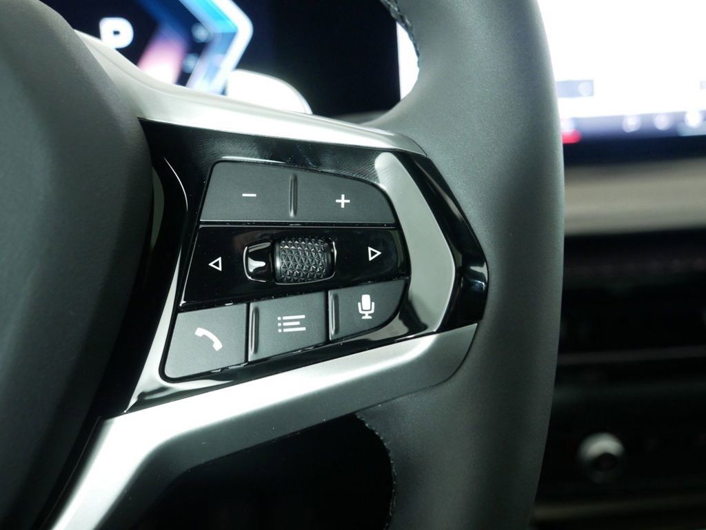 Thumbnail: 2025 BMW 3 Series - 43