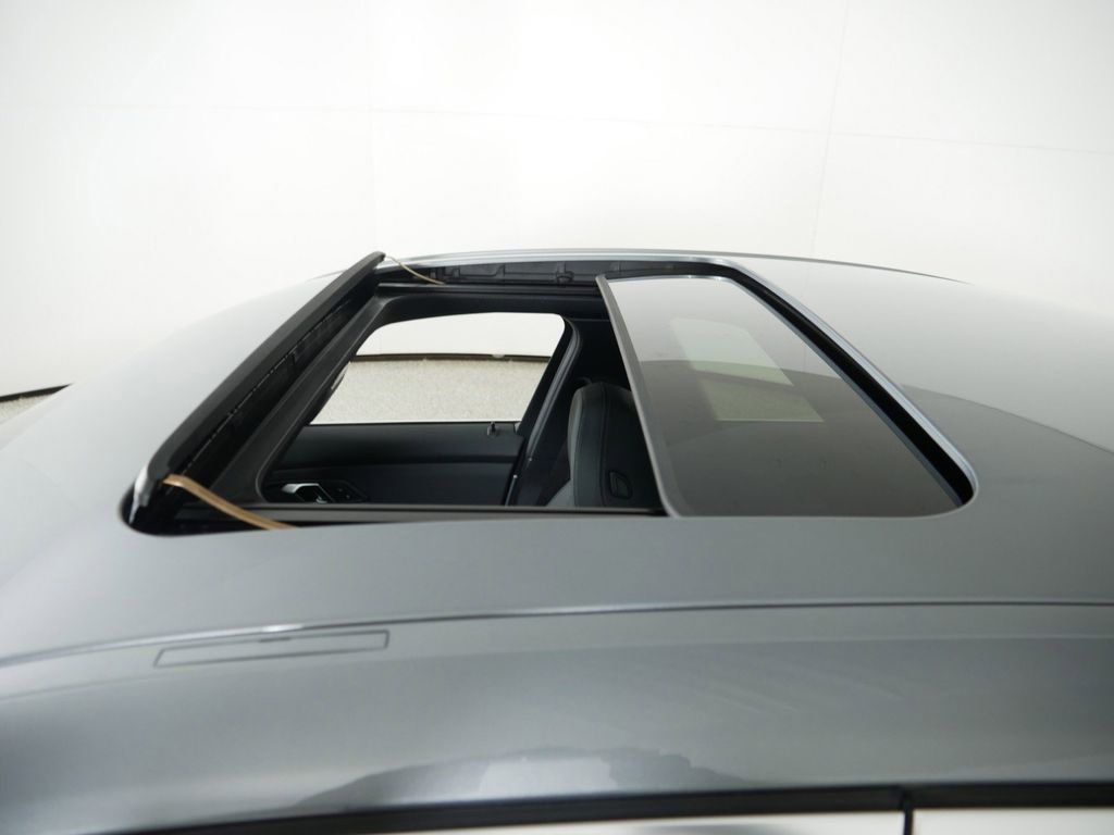 Thumbnail: 2025 BMW 3 Series - 29