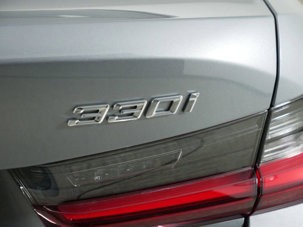 Thumbnail: 2025 BMW 3 Series - 23