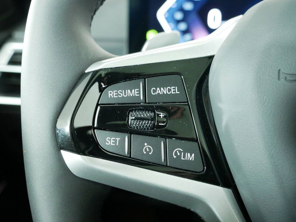 Thumbnail: 2025 BMW 3 Series - 42