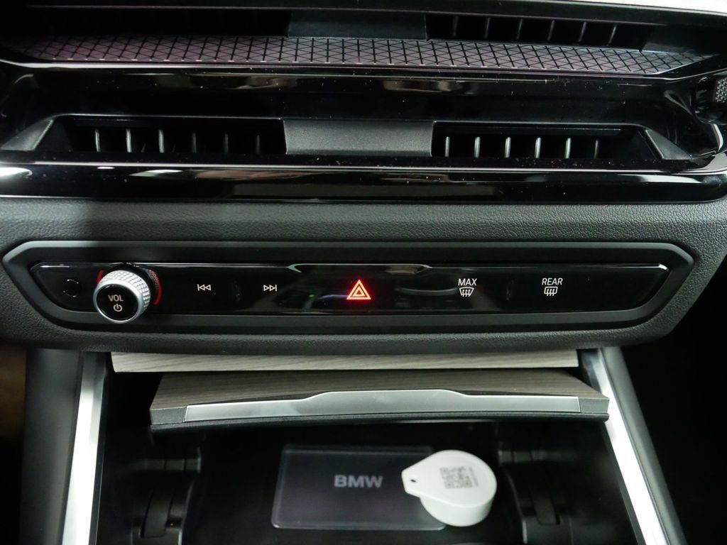 Thumbnail: 2025 BMW 3 Series - 51