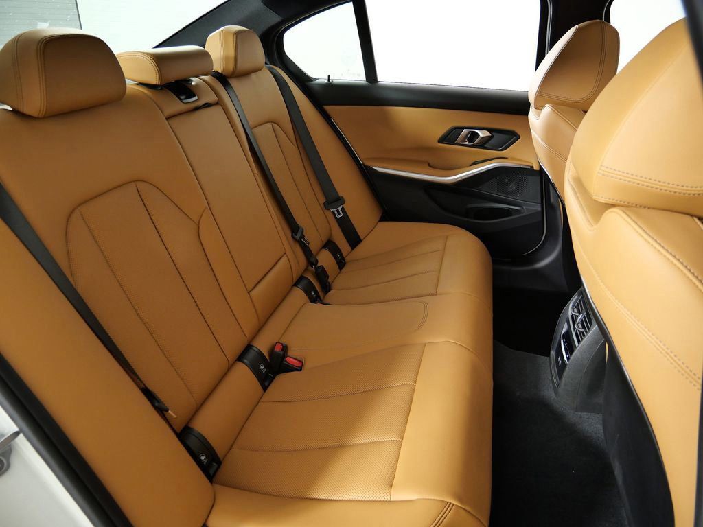 Thumbnail: 2026 BMW 3 Series - 30