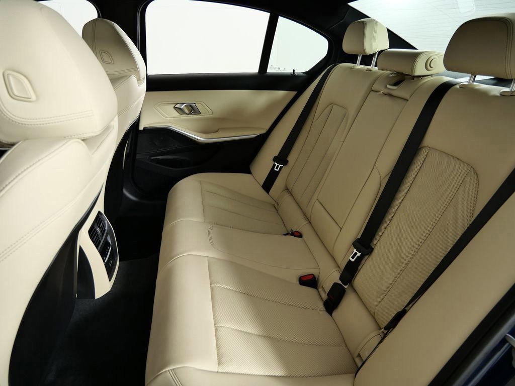 Thumbnail: 2026 BMW 3 Series - 34