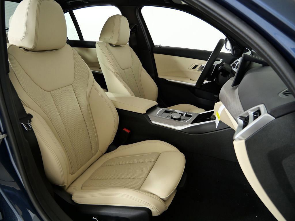 Thumbnail: 2026 BMW 3 Series - 10