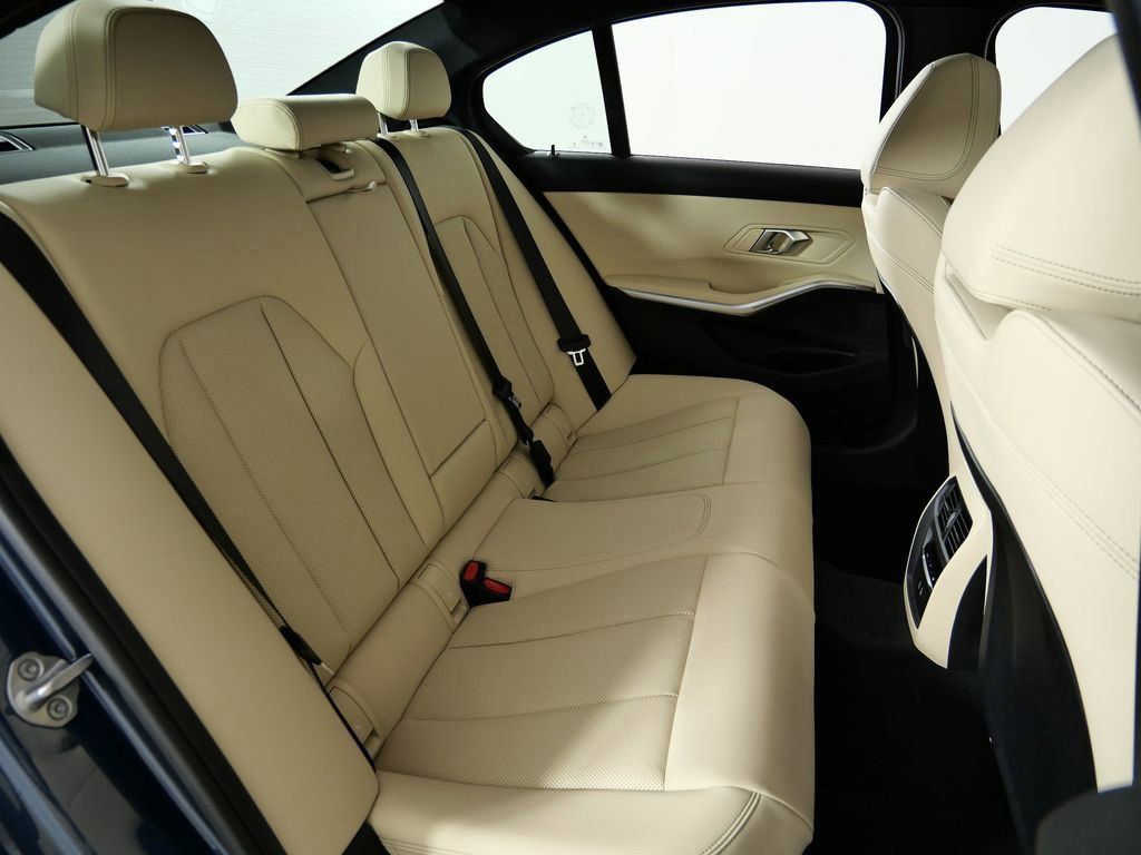 Thumbnail: 2026 BMW 3 Series - 30